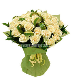 Round bouquet of 35 white roses 