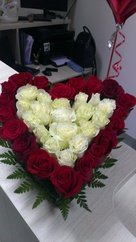 Delivery of products Basket of flowers «Loving heart», red (452)