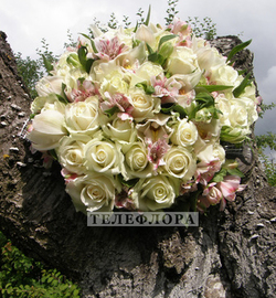 Round bouquet of white roses "My gentle"