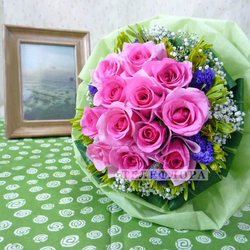 Hot-Pink Roses Handbouquet