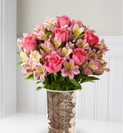 Bouquet of 9 pink roses and alstroemeria