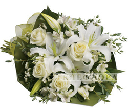 Bouquet of lilies, roses and alstroemeria