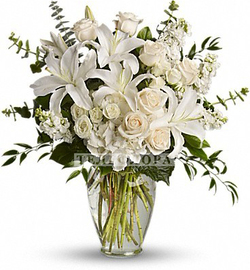 Bouquet of white roses, lilies, alstroemeria