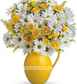 Bouquet of yellow roses and white chrysanthemums